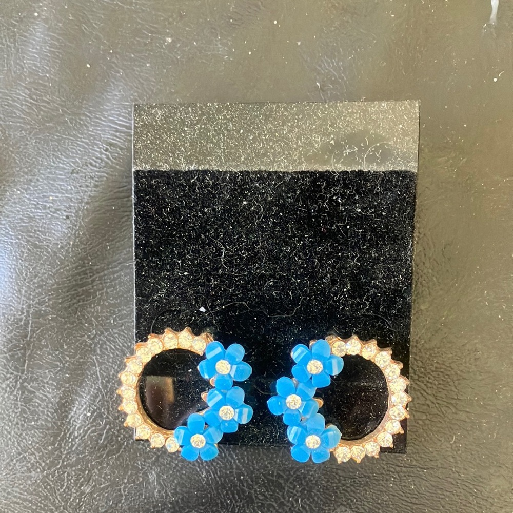 Vintage vibes pierced earrings